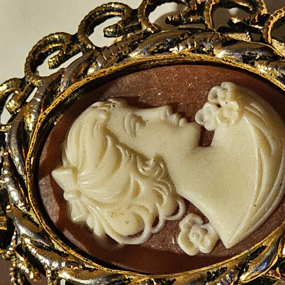Gold and Cream Vintage Cameo Brooch